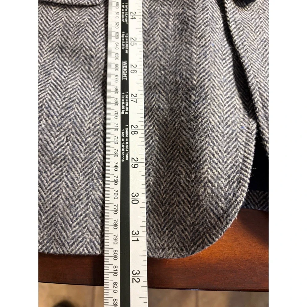 Lands End size estimated